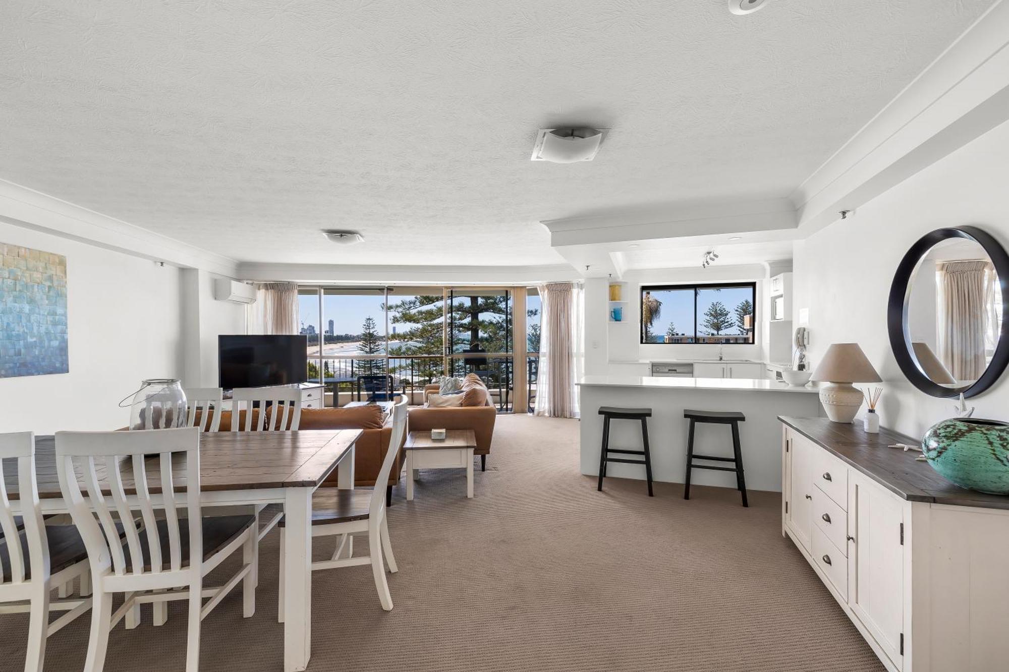 Gemini Court Holiday Apartments Guldkusten Rum bild